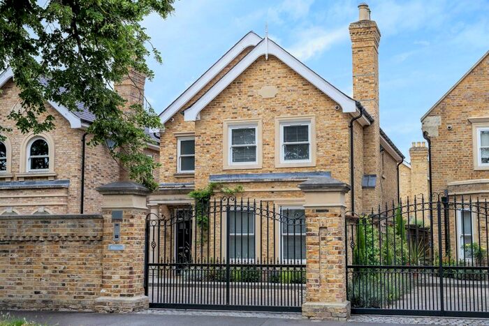 5 Bedroom Detached House To Rent In Palace Road, East Molesey KT8