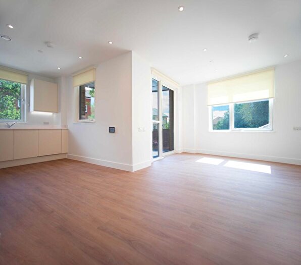 2 Bedroom Apartment For Sale In Priory Court, Walthamstow, Waltham Forest, E17