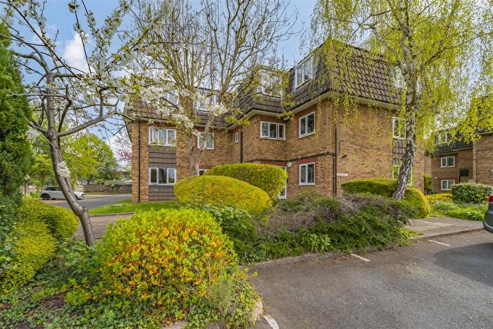 1 Bedroom Flat For Sale In Green Lane, Hanwell, London, W7