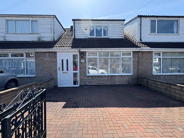 2 Bedroom Town House For Sale In Huntington Avenue, Chadderton, OL9