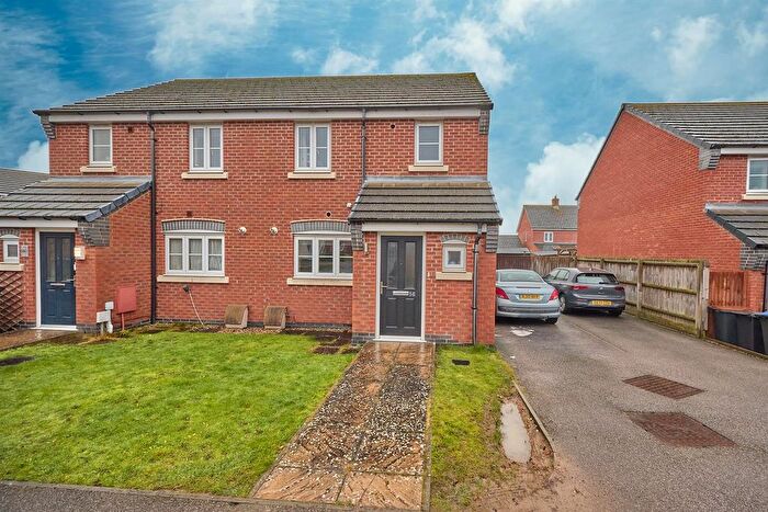 3 Bedroom Property For Sale In Kinross Way, Hinckley, LE10