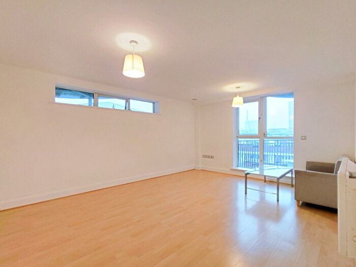1 Bedroom Flat To Rent In Mercury House, Heathcroft, London, W5