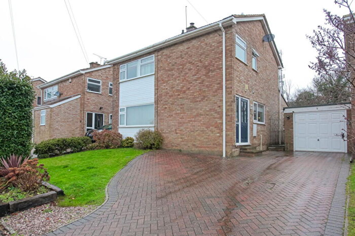 3 Bedroom Detached House For Sale In Briggs Close, Banbury, OX16