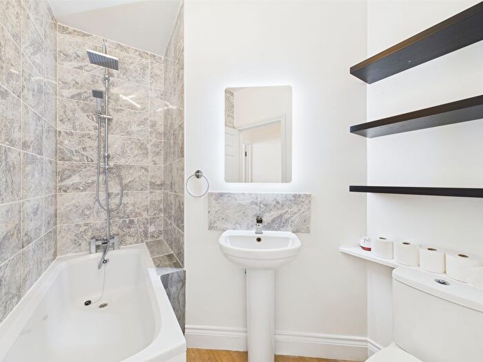 1 Bedroom Flat To Rent In Chapel Road, Worthing, BN11