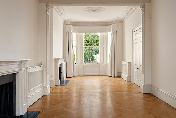 5 Bedroom Terraced House To Rent In Brunswick Gardens, Notting Hill, W8