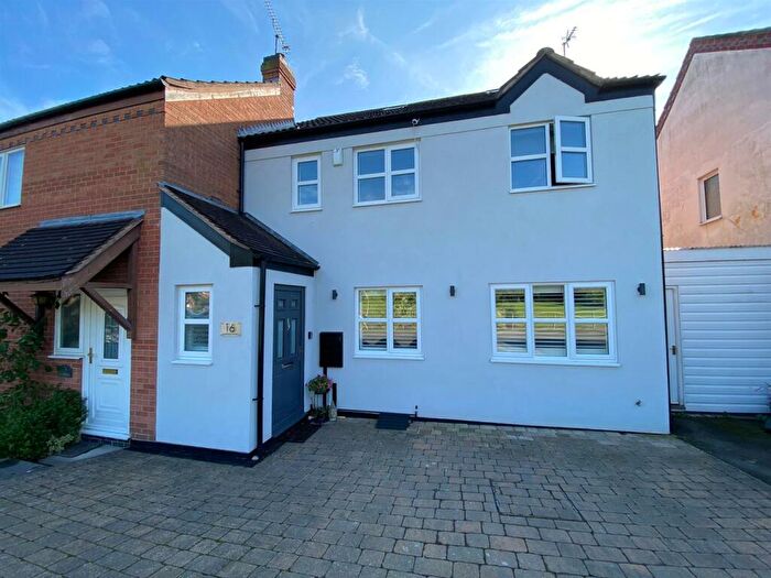 4 Bedroom House To Rent In Edward Drive, Glen Parva, Leicester, LE2