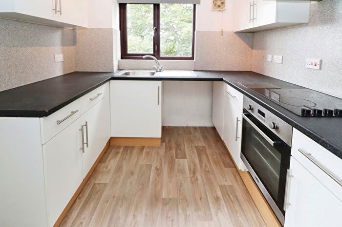 2 Bedroom Flat To Rent In Campernell Close, Brightlingsea, Colchester, CO7