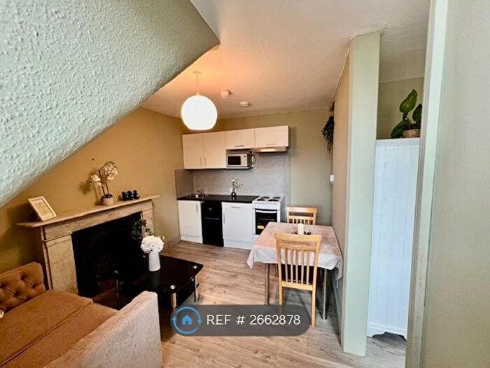 1 Bedroom Flat To Rent In Glazbury Road, London, W14