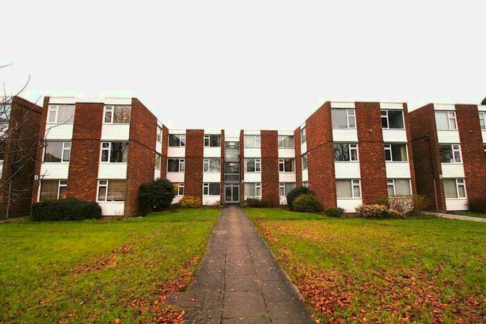 2 Bedroom Flat To Rent In Martin Lane, Bilton, CV22