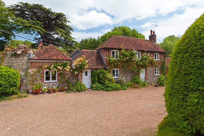 2 Bedroom Detached House For Sale In Sandling, Maidstone, Kent, ME14