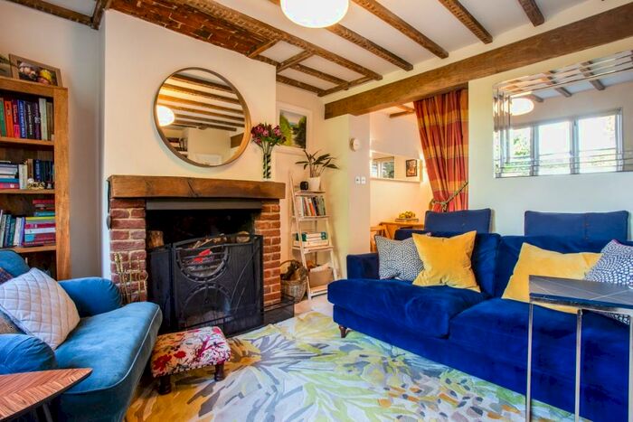 2 Bedroom Cottage To Rent In Little Common Lane Bletchingley, RH1