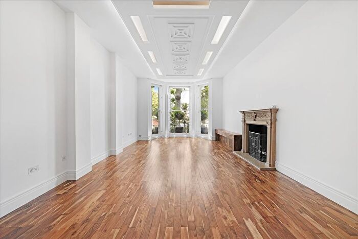 2 Bedroom Flat To Rent In Holland Park, London, W11