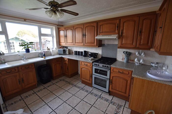 5 Bedroom Bungalow To Rent In Bascott Road, Bournemouth, BH11