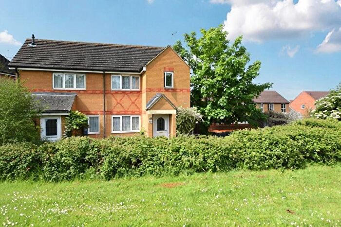 3 Bedroom End Of Terrace House For Sale In Roundel Drive, Leighton Buzzard, LU7