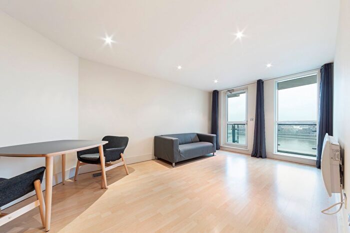 2 Bedroom Flat To Rent In Ensign House, St George Wharf, Vauxhall, London, SW8