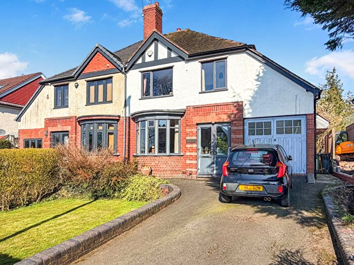 3 Bedroom Semi Detached House For Sale In Oakham Road, Dudley, West Midlands, DY2