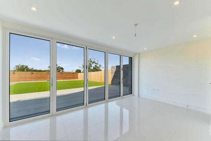 4 Bedroom Detached House To Rent In Ridgeway Views, Mill Hill, London, NW7