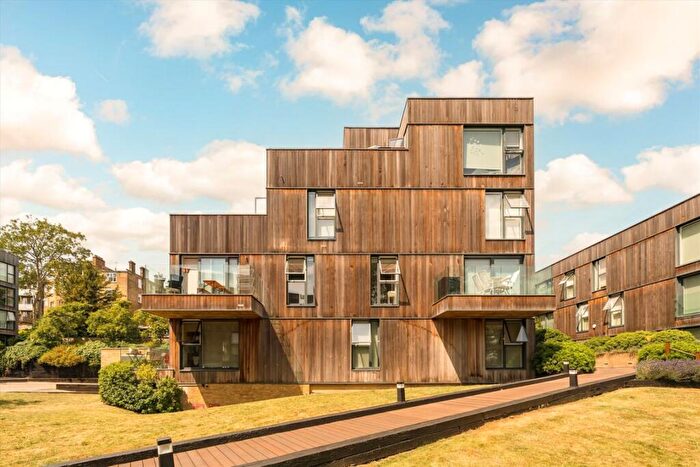 2 Bedroom Flat To Rent In Churchwood Gardens, Forest Hill, SE23