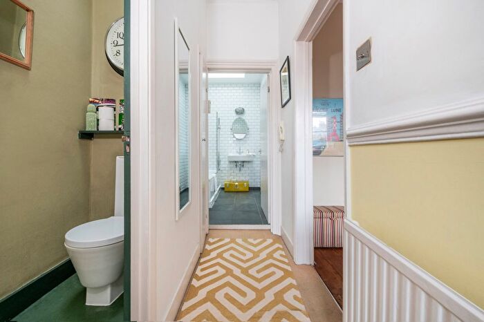 1 Bedroom Flat For Sale In Haverstock Hill, Belsize Park, NW3