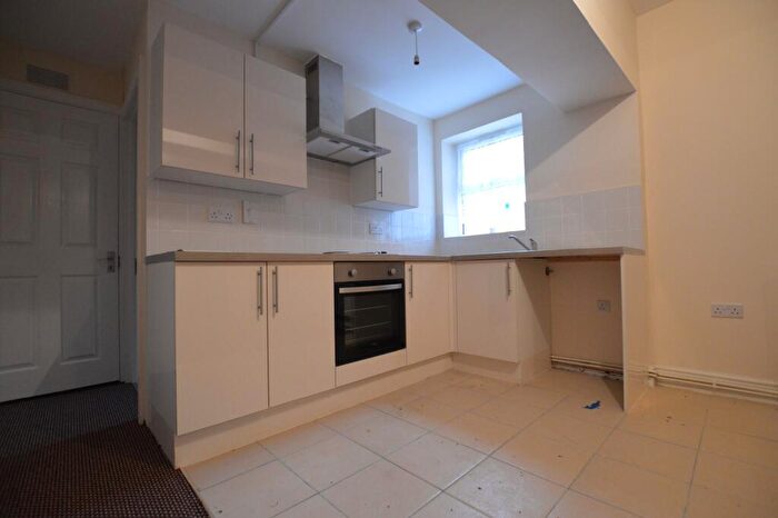 2 Bedroom Flat To Rent In Martha Street, E1