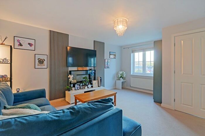 3 Bedroom End Of Terrace House For Sale In Finchwell Rise, Handsworth, Sheffield, S13