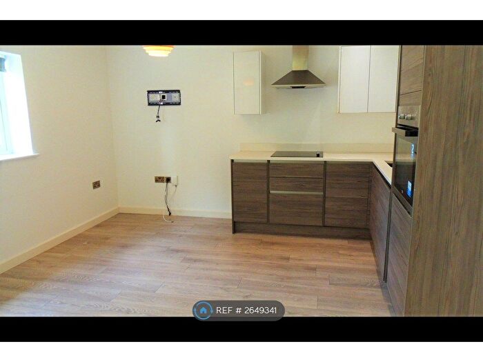 2 Bedroom Flat To Rent In The Gallery, West Bridgford, Nottingham, NG2