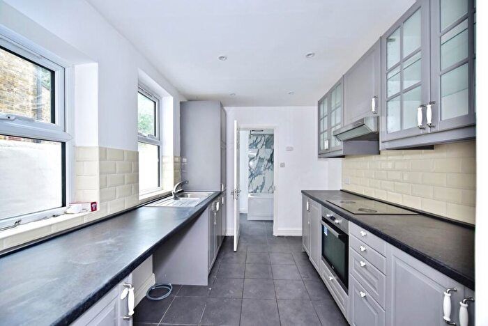3 Bedroom Terraced House For Sale In Sheals Crescent, Maidstone, Kent, ME15