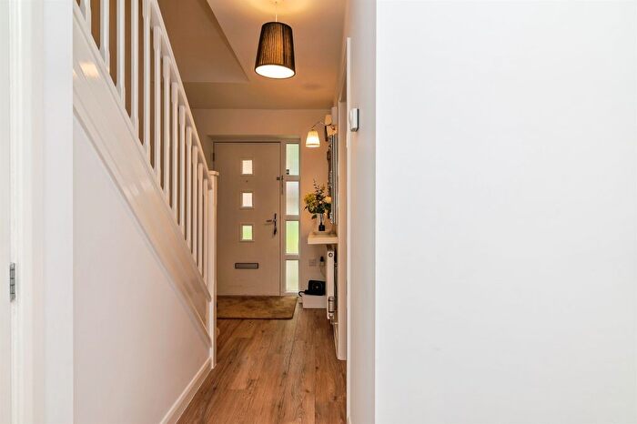 3 Bedroom Terraced House For Sale In Halfpenny Walk, Nottingham, NG11