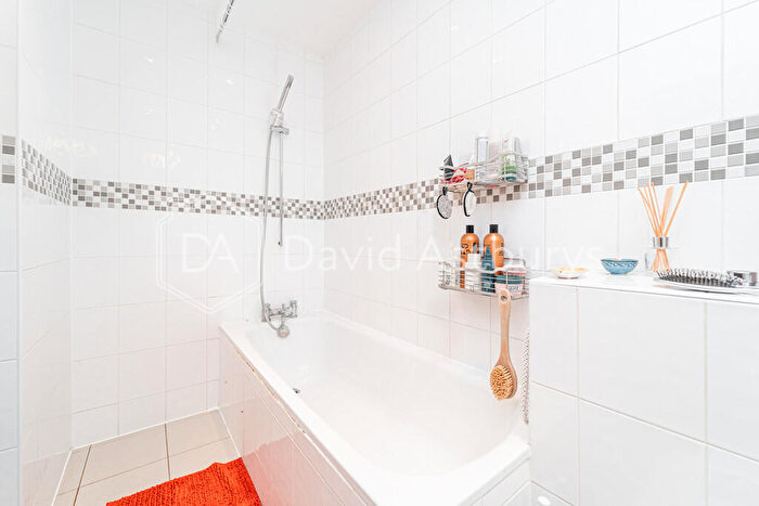 1 Bedroom Flat To Rent In Holloway Road, Highbury, London, N7