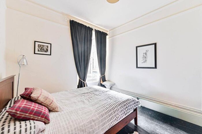 1 Bedroom Flat For Sale In Albany Mansions, Battersea Park, London, SW11