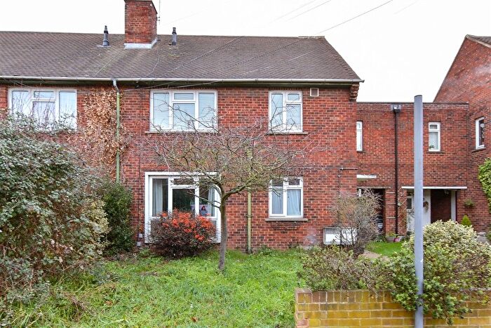 1 Bedroom Maisonette For Sale In Dickens Avenue, Dartford, Kent, DA1