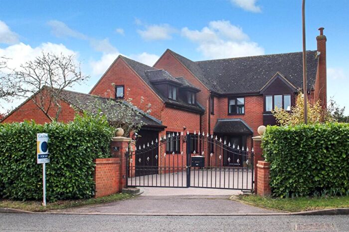 6 Bedroom Detached House For Sale In Huntingdon Crescent, Bletchley, Milton Keynes, MK3