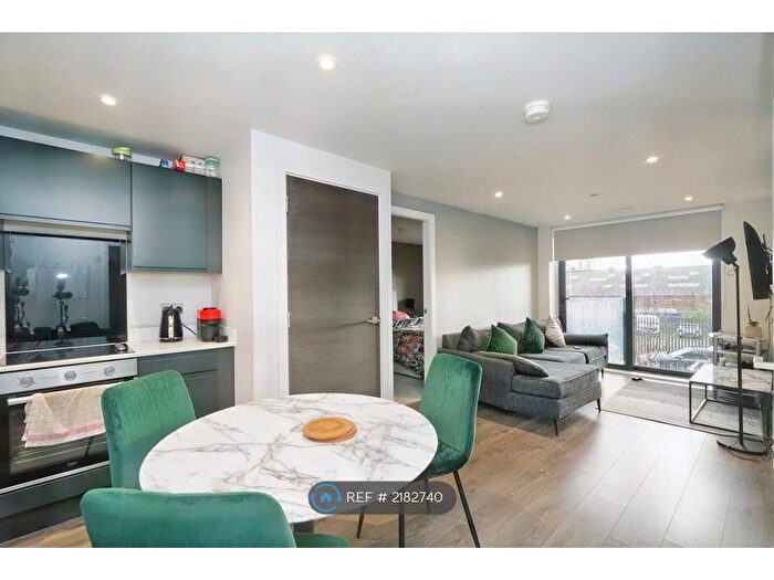 2 Bedroom Flat To Rent In Parliament Street, Liverpool, L8