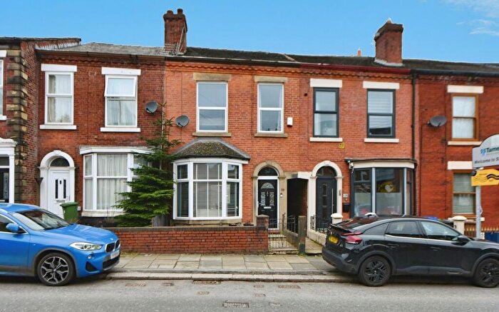 4 Bedroom Terraced House For Sale In Cheetham Hill Road, Stalybridge, SK15