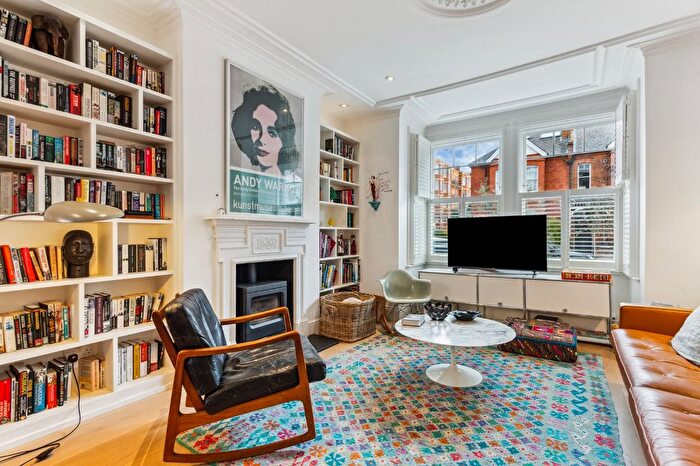 4 Bedroom Terraced House To Rent In Compton Crescent, Grove Park, W4