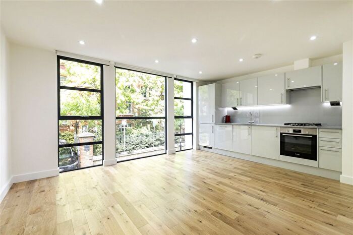 2 Bedroom Flat To Rent In Bouton Place, Waterloo Terrace, Islington, London, N1