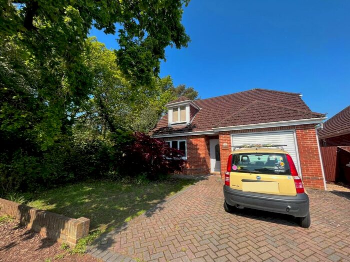 3 Bedroom Detached House To Rent In Southwood Avenue, Walkford, BH23