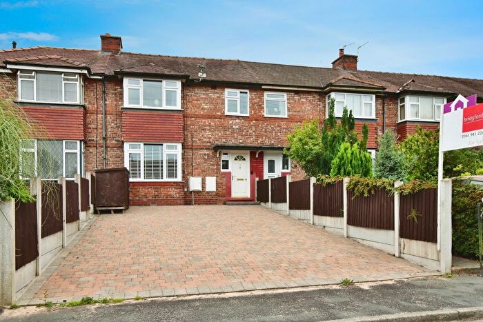 3 Bedroom Terraced House For Sale In West Avenue, Altrincham, WA14