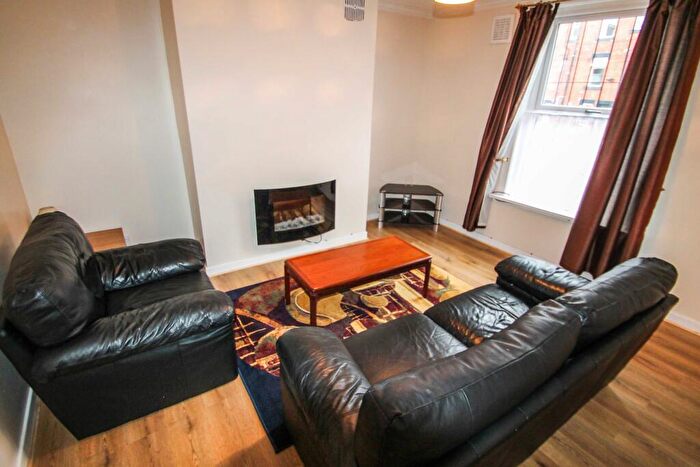 2 Bedroom Terraced House To Rent In Quarry Mount Place, Woodhouse, Leeds, LS6