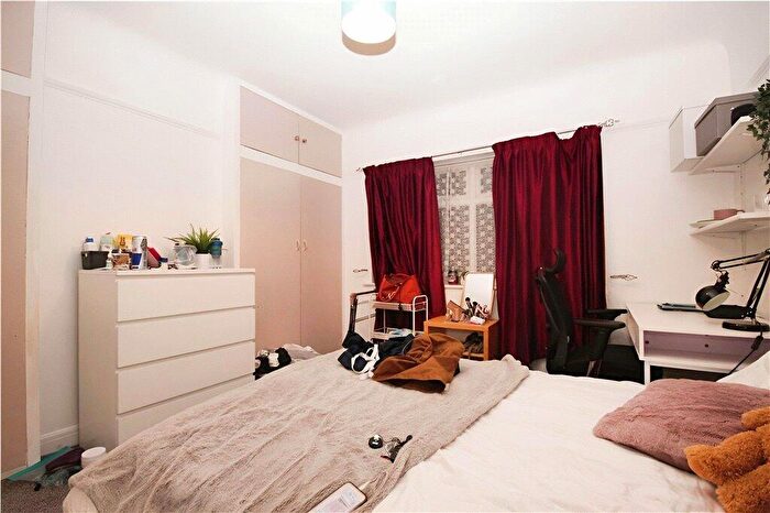 4 Bedroom Semi-Detached House To Rent In Beckingham Road, Guildford, Surrey, GU2