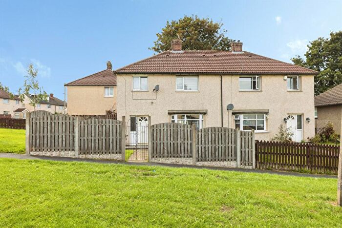 3 Bedroom Semi-Detached House For Sale In Camerton Green, Bradford, BD5