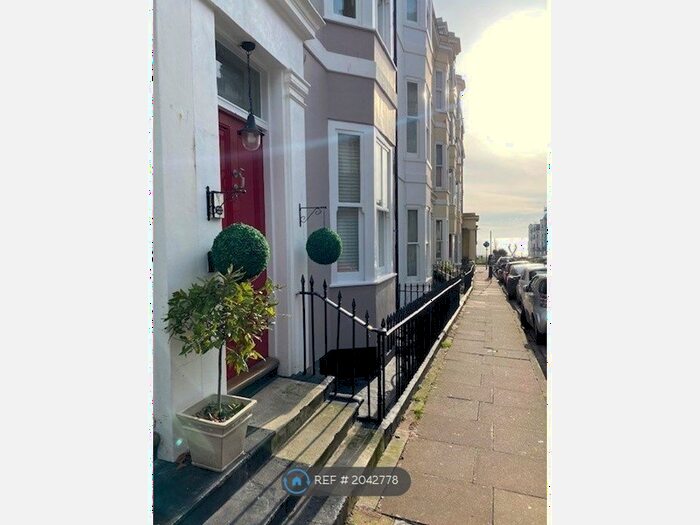 2 Bedroom Flat To Rent In Devonshire Place, Brighton, BN2