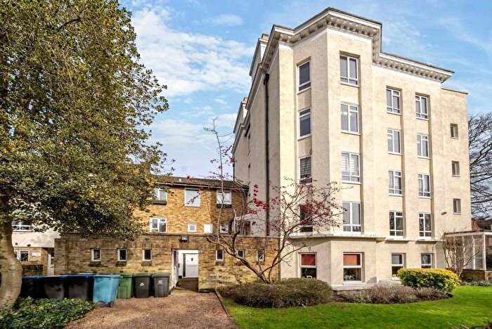 3 Bedroom Flat To Rent In St. Pauls Cray Road, Chislehurst, BR7