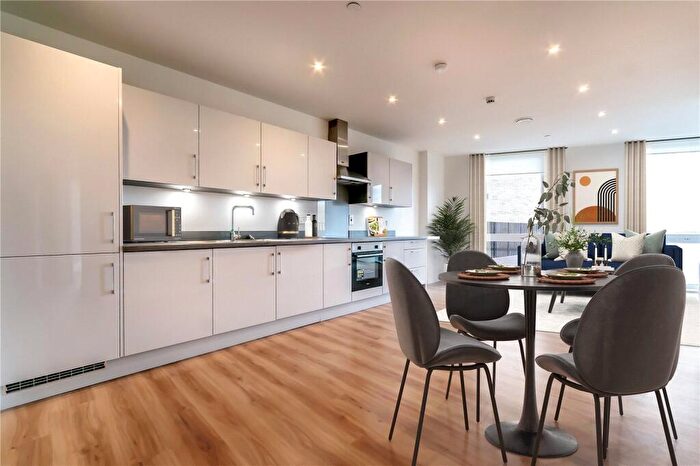 2 Bedroom Flat For Sale In Cherry Orchard Road, Croydon, CR0