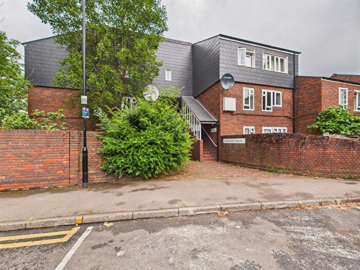 1 Bedroom Flat For Sale In Queensferry Walk, London, N17