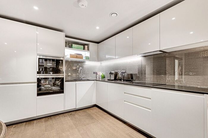 2 Bedroom Flat To Rent In Carnwath Road, Hurlingham, SW6