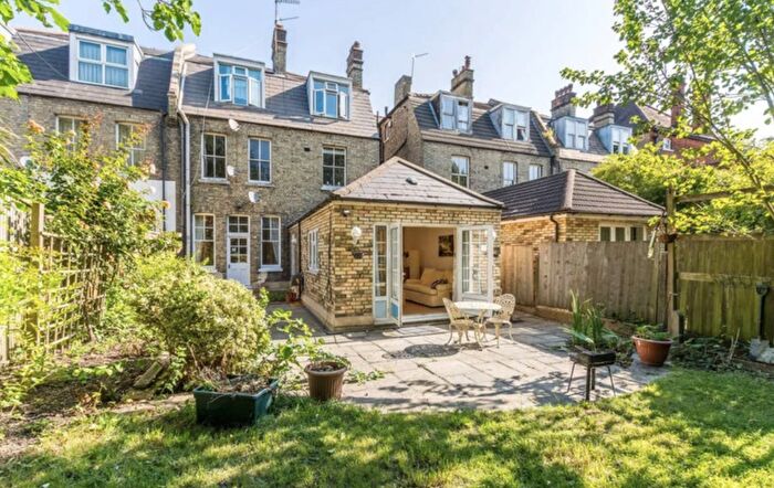 2 Bedroom Flat To Rent In Dartmouth Road, London, NW2