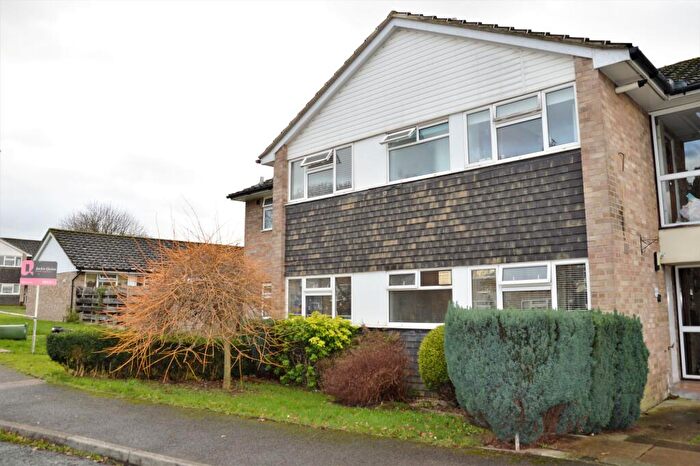 2 Bedroom Flat To Rent In Brookers Close, Ashtead, KT21
