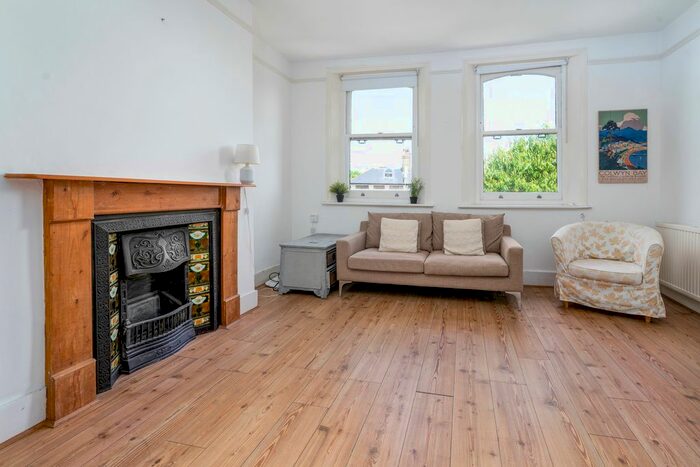 2 Bedroom Flat To Rent In Penn Road, London, N7