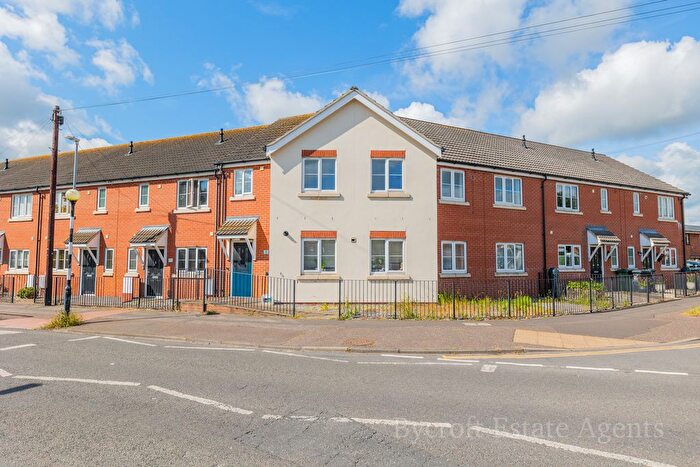2 Bedroom Flat For Sale In Brasenose Avenue, Great Yarmouth, NR31